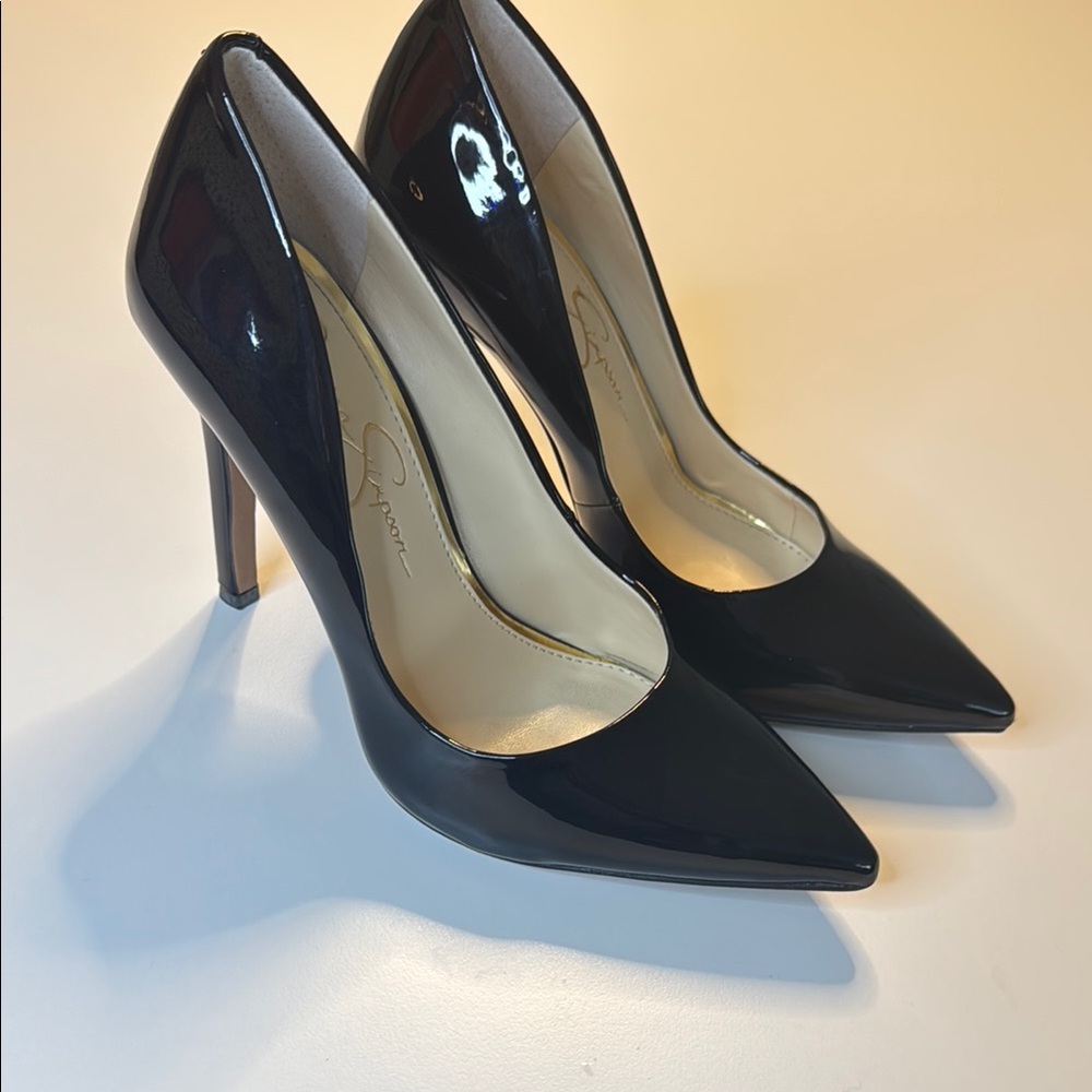 Jessica Simpson Cassani Pumps Black Patent Size 7 LIKE NEW